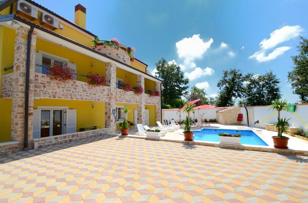 Apartments Villa Mimi Вишнян Экстерьер фото